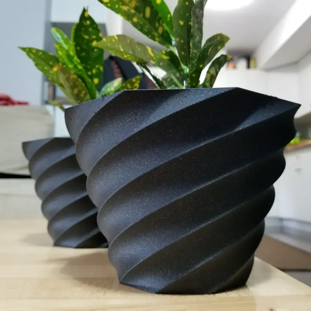 9 Sided Twisted Planter